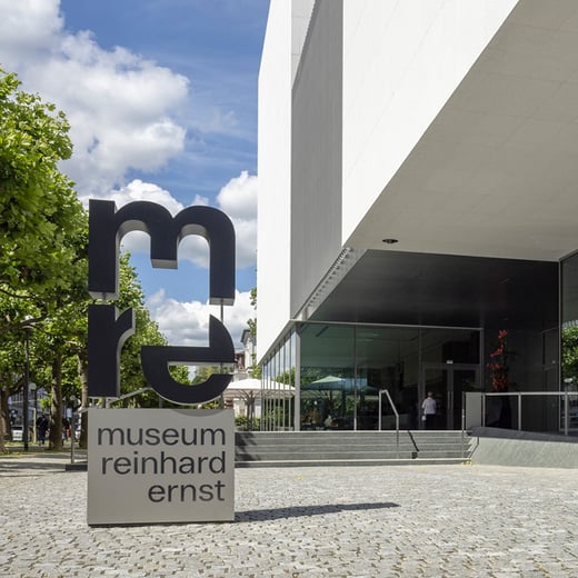 Öffnungszeiten_Museum_Logo_Fassade_NL_800x800